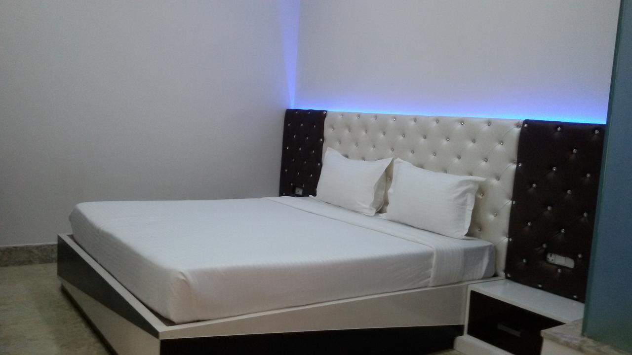 Hotel Royal International Yeni Delhi Dış mekan fotoğraf