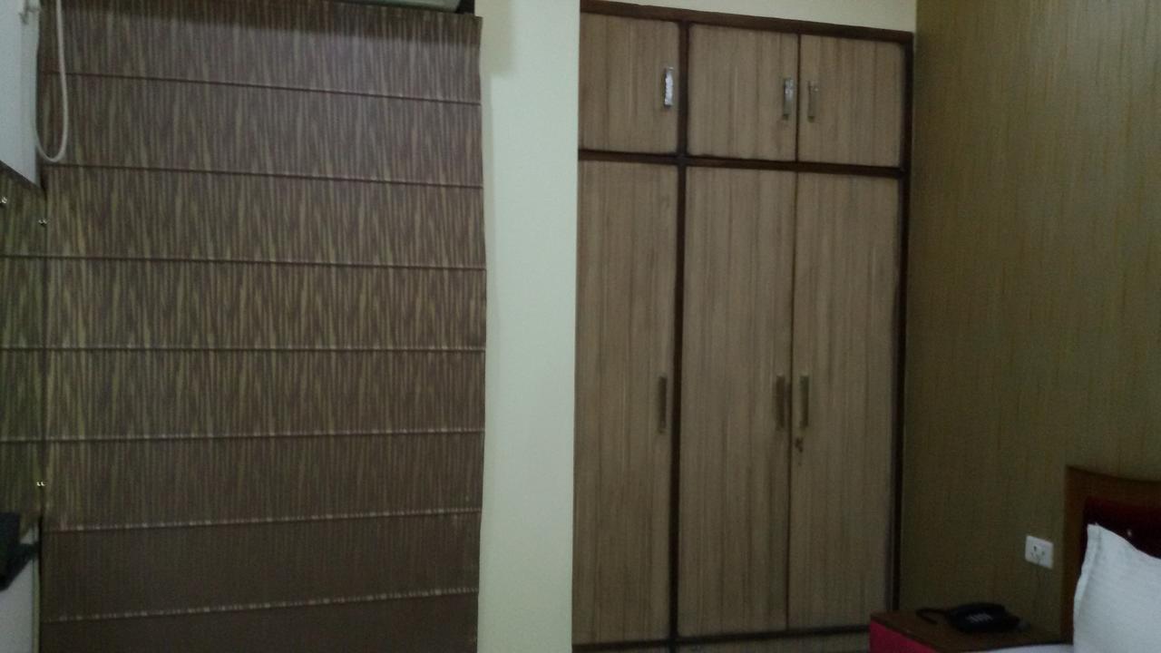 Hotel Royal International Yeni Delhi Dış mekan fotoğraf