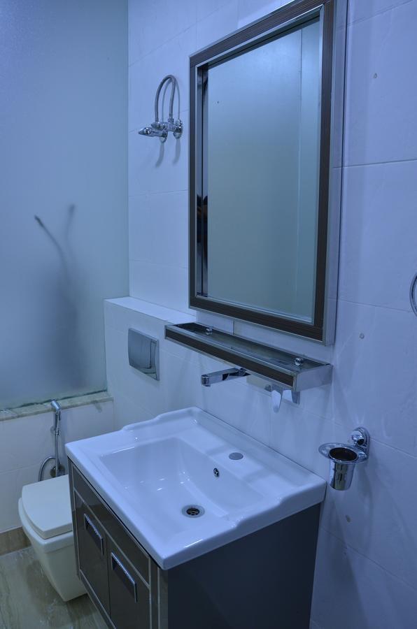 Hotel Royal International Yeni Delhi Dış mekan fotoğraf