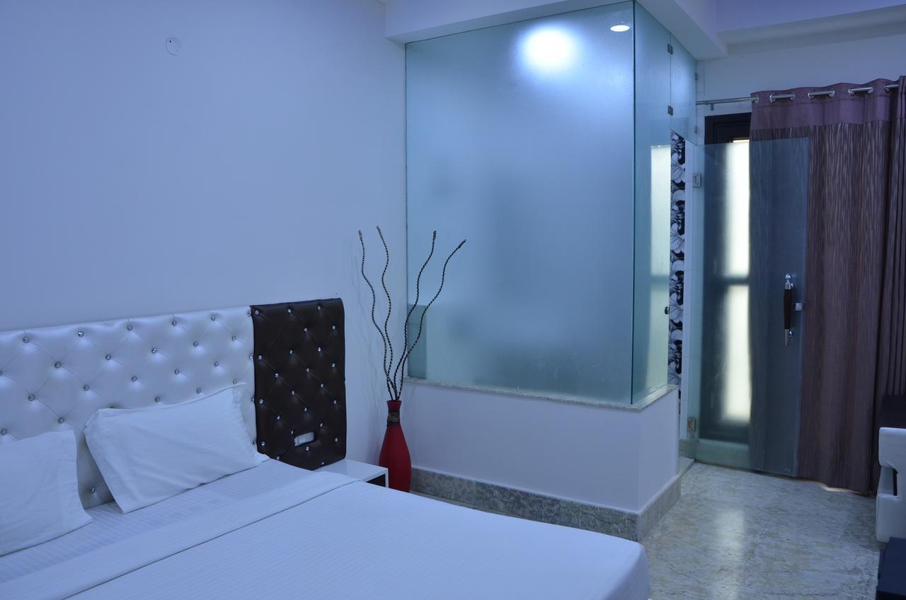 Hotel Royal International Yeni Delhi Dış mekan fotoğraf
